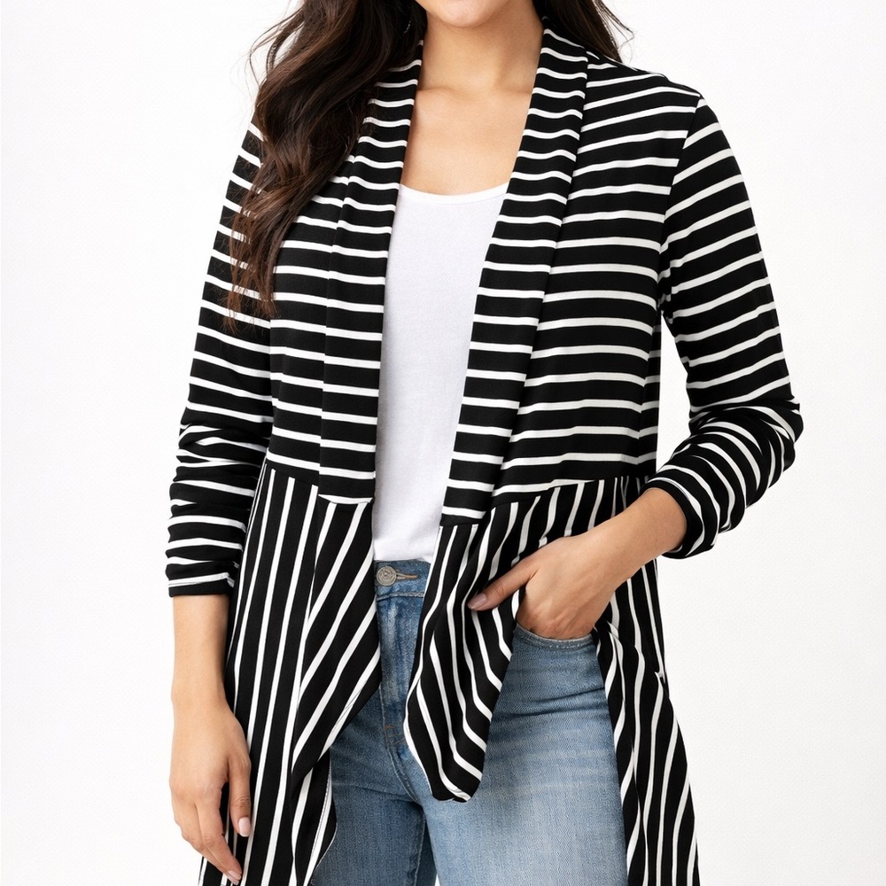 CHICO’S WOMEN’S STRIPED DRAPED FRONT CARDIGAN. 1